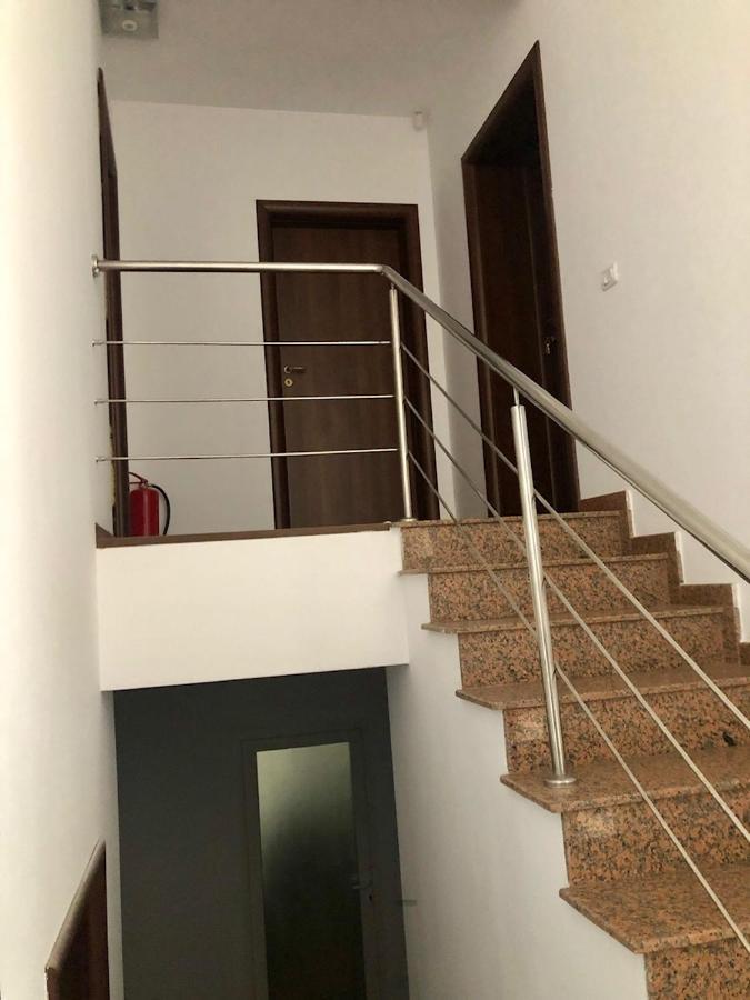 Vila Cu Trandafiri Cozy Apartments 2 Camere Bragadiru Екстер'єр фото