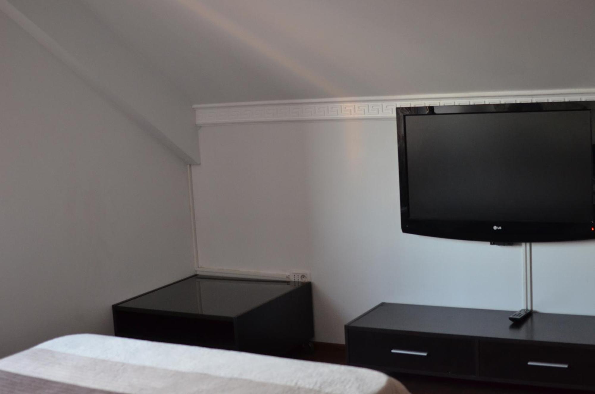 Vila Cu Trandafiri Cozy Apartments 2 Camere Bragadiru Екстер'єр фото