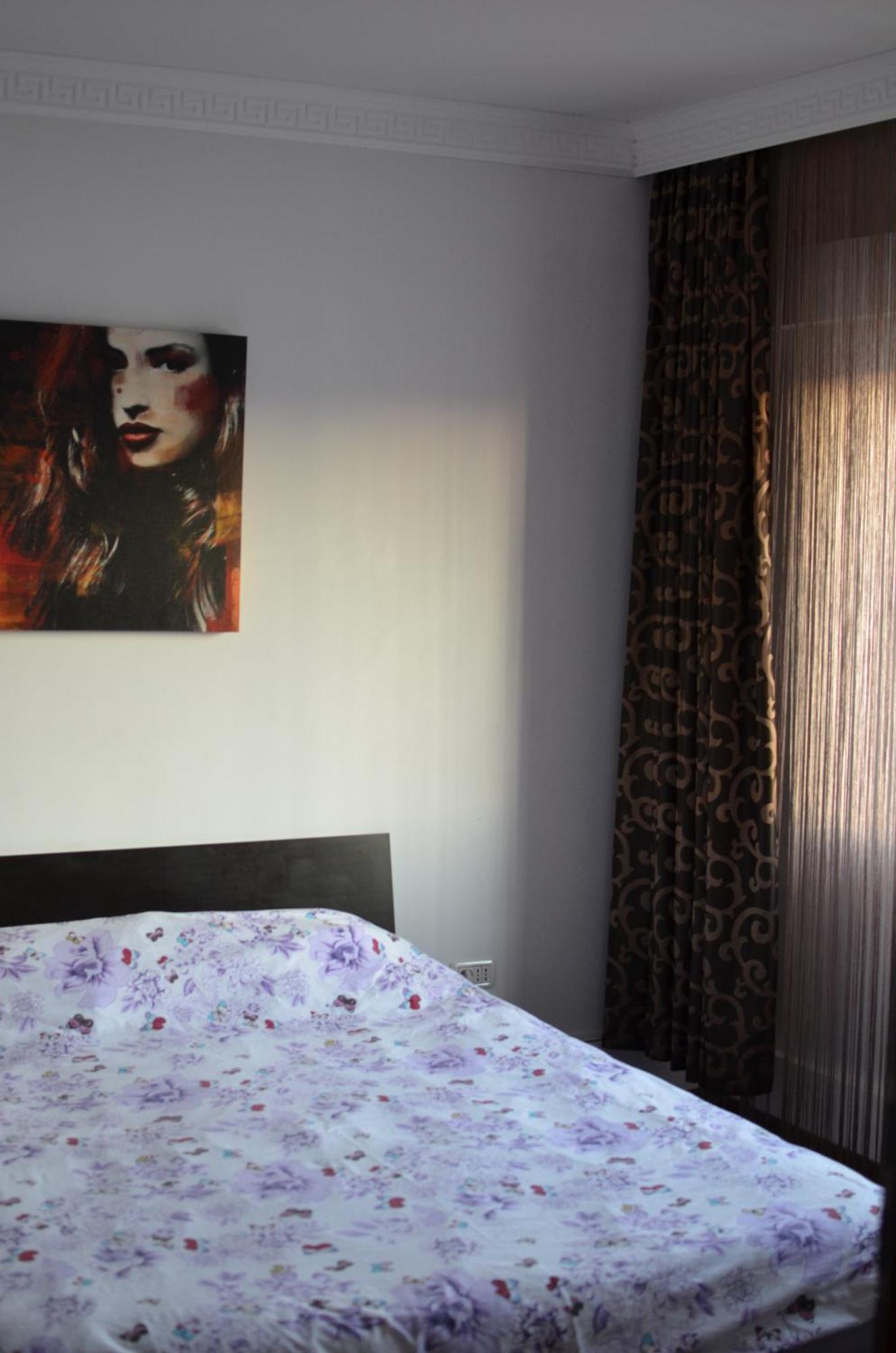 Vila Cu Trandafiri Cozy Apartments 2 Camere Bragadiru Екстер'єр фото